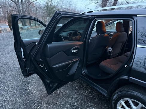 Used 2016 Jeep Cherokee Latitude w/ Comfort & Sound Group image 26