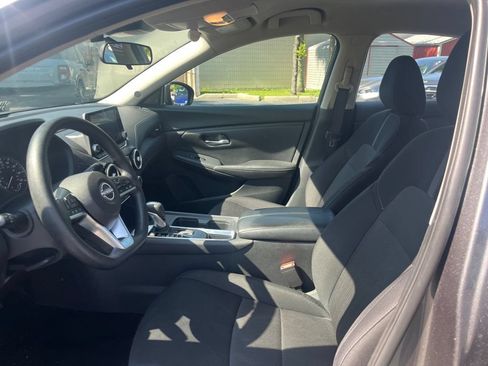 Used 2024 Nissan Sentra SV FWD image 2