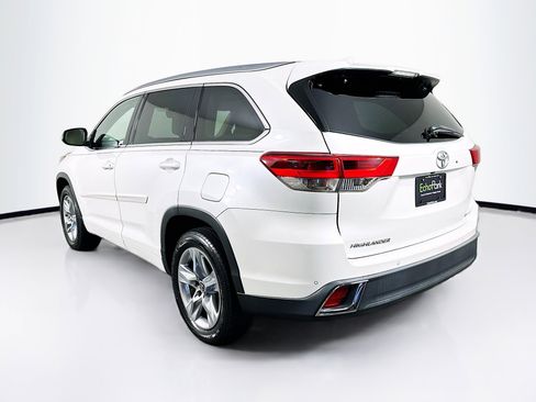 Used 2017 Toyota Highlander Limited image 5