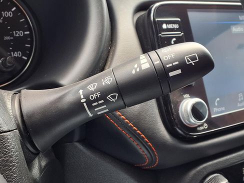 Used 2023 Nissan Kicks SR FWD image 23