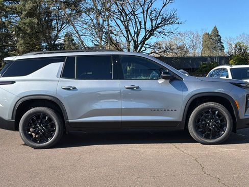 New 2026 Chevrolet Traverse LT w/ Midnight/Sport Edition AWD/4WD image 4