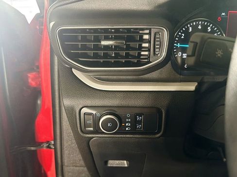 Used 2023 Ford Explorer XLT w/ Equipment Group 202A AWD/4WD image 10