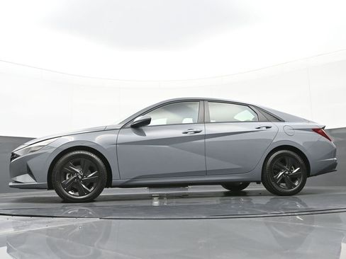 Used 2022 Hyundai Elantra SEL w/ Cargo Package image 37