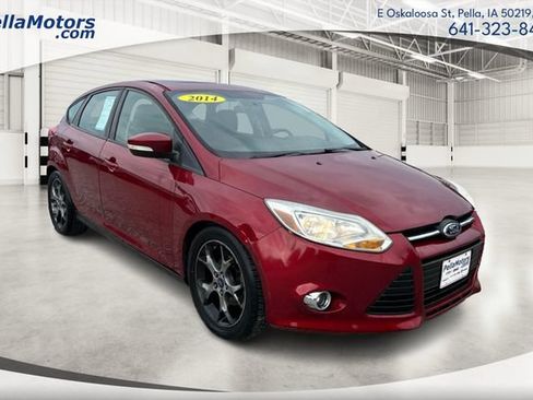 Used 2014 Ford Focus SE w/ Equipment Group 201A FWD image 1