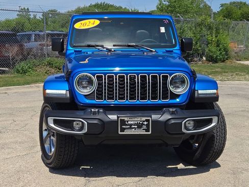 Used 2024 Jeep Wrangler Unlimited Sahara w/ Technology Group AWD/4WD image 4
