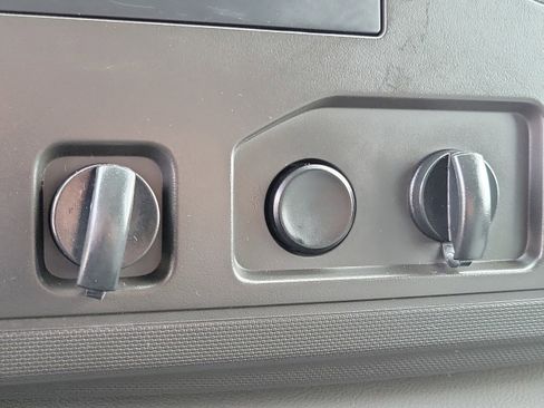 Certified 2018 Ford E-350 and Econoline 350 Super Duty w/ Power Windows & Locks Group image 25