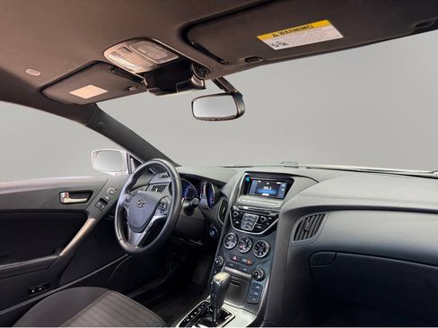 Used 2016 Hyundai Genesis 3.8 RWD image 17