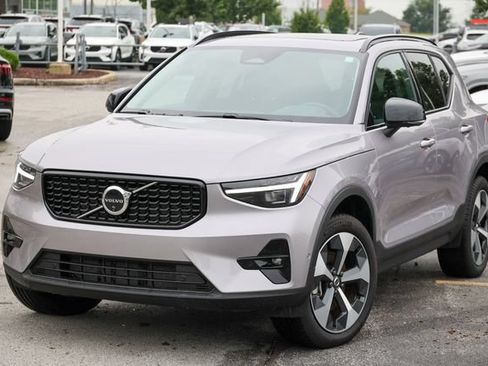Certified 2026 Volvo XC40 B5 Plus AWD/4WD image 21