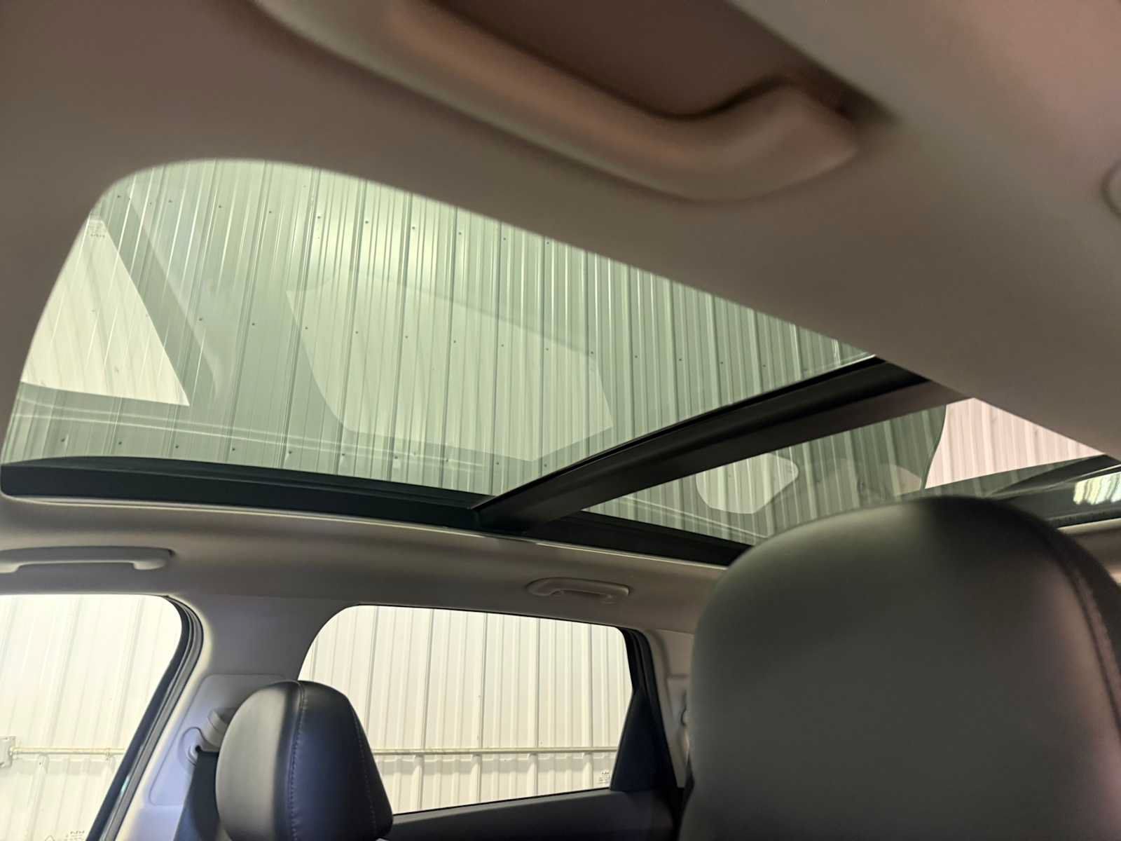 Used 2023 Kia Sorento S w/ Panoramic Sunroof Package AWD/4WD image 22