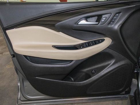 Used 2020 Buick Envision Essence FWD image 11