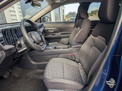 New 2026 Nissan Kicks SV w/ SV Premium Package FWD image 9