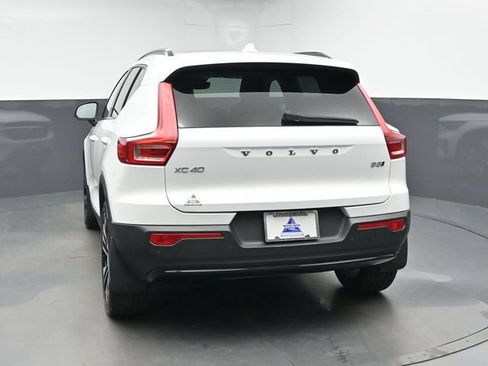 Used 2023 Volvo XC40 B5 Plus w/ Driver Assist Package AWD/4WD image 7