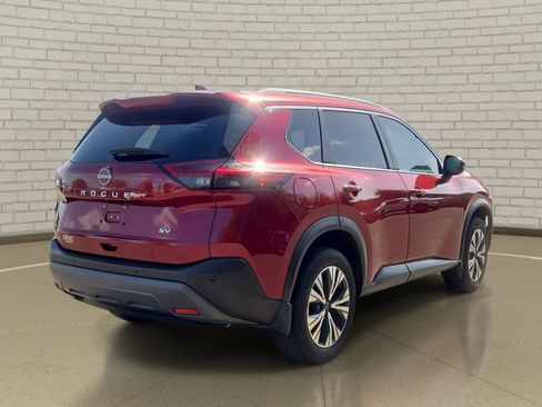 Used 2022 Nissan Rogue SV w/ SV Premium Package FWD image 5
