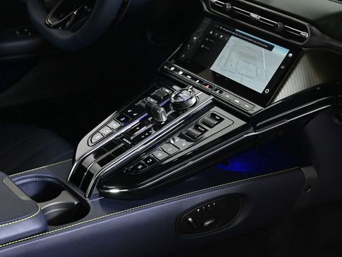 New 2026 Aston Martin V8 Vantage Coupe image 27