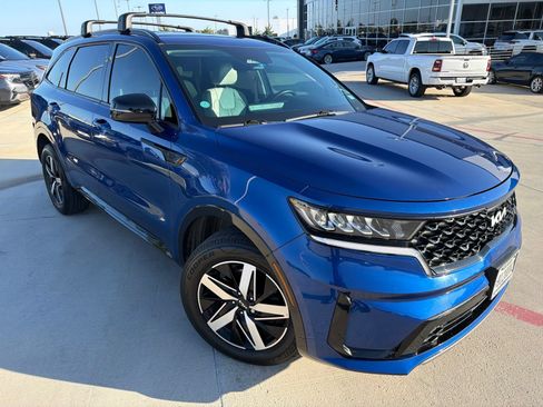Used 2022 Kia Sorento S FWD image 2
