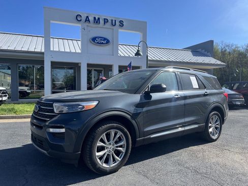 Certified 2023 Ford Explorer XLT w/ Equipment Group 202A AWD/4WD image 1