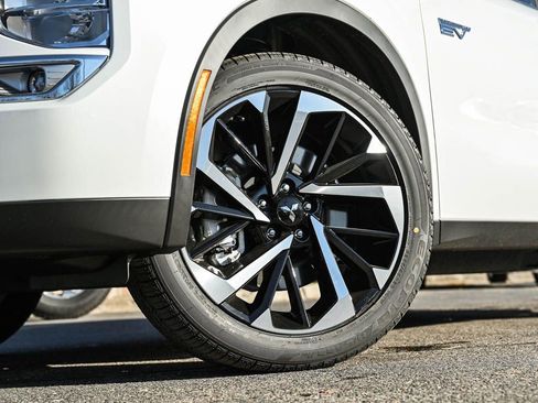 New 2025 Mitsubishi Outlander SE image 6