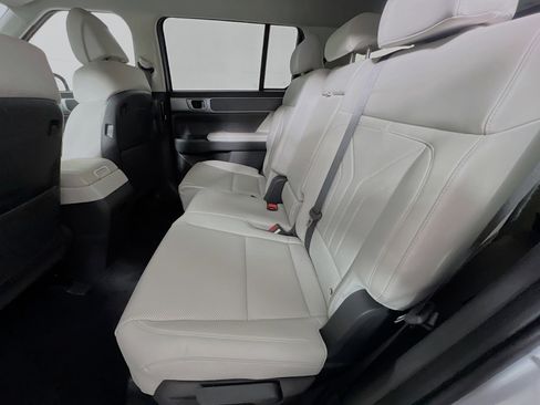 Used 2025 Hyundai Santa Fe SEL FWD image 29