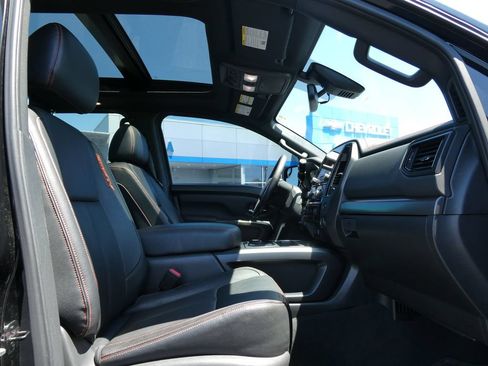 Used 2021 Nissan Titan PRO-4X w/ Pro-4x Convenience Package AWD/4WD image 14