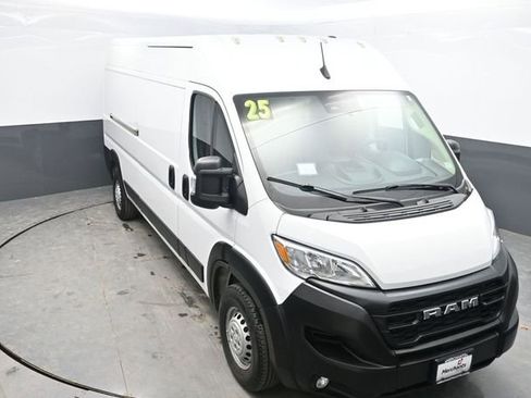 Used 2025 RAM ProMaster 2500 w/ Convenience Group FWD image 22