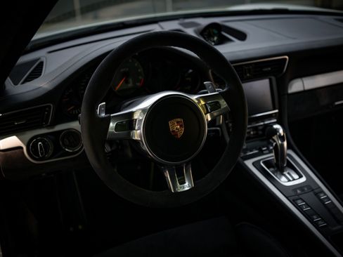 Used 2015 Porsche 911 GT3 RWD image 52