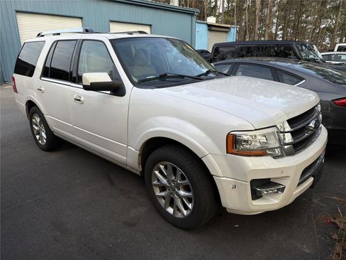 Used 2016 Ford Expedition Limited w/ Equipment Group 301A image 3