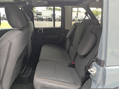 Used 2025 Jeep Wrangler Unlimited Sahara w/ Safety Group image 13