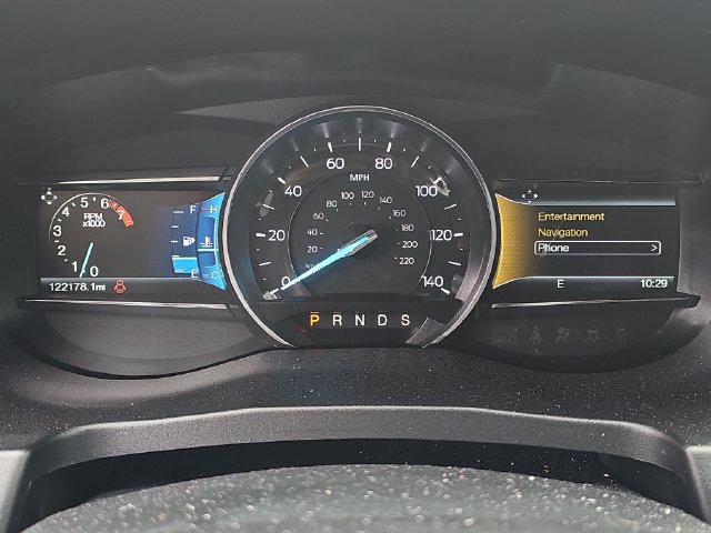 Used 2017 Ford Explorer XLT w/ Equipment Group 202A AWD/4WD image 21