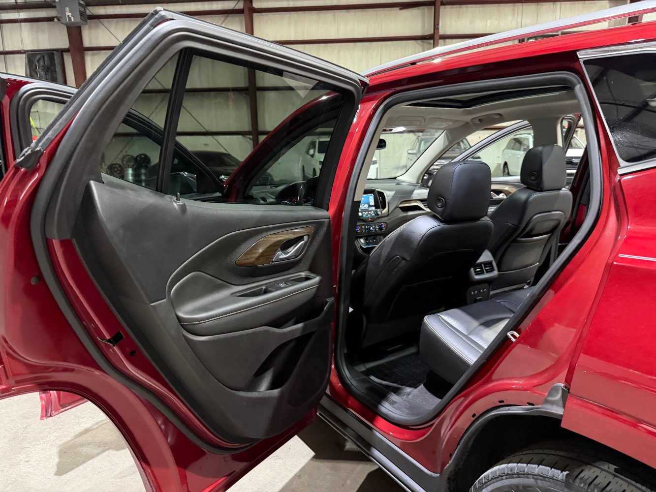 Used 2018 GMC Terrain Denali w/ Comfort Package FWD image 16