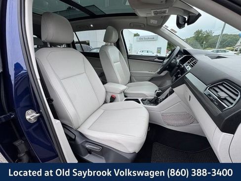 Used 2022 Volkswagen Tiguan SE w/ Panoramic Sunroof Package AWD/4WD image 27