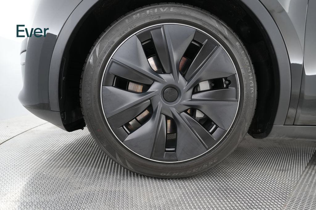 Used 2025 Tesla Model Y Long Range AWD/4WD image 20