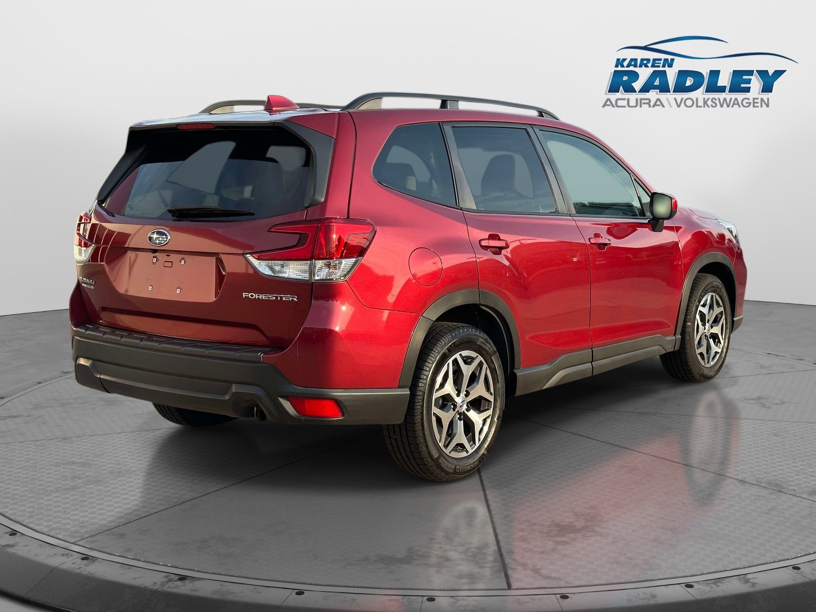 Used 2021 Subaru Forester Premium AWD/4WD image 2