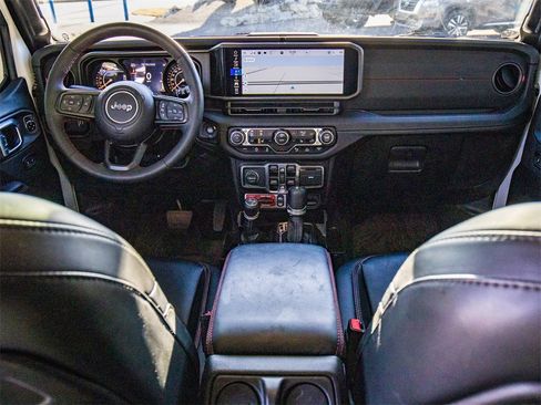 Used 2024 Jeep Wrangler Unlimited Rubicon image 28