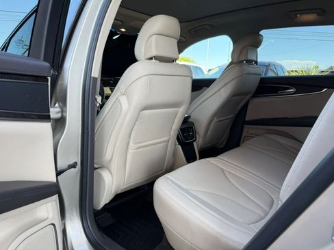 Used 2017 Lincoln MKX Reserve FWD image 38