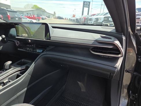 Used 2023 Toyota Crown AWD/4WD image 13
