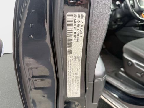 Certified 2023 Dodge Durango SXT image 9