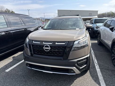 Used 2024 Nissan Pathfinder Rock Creek image 6