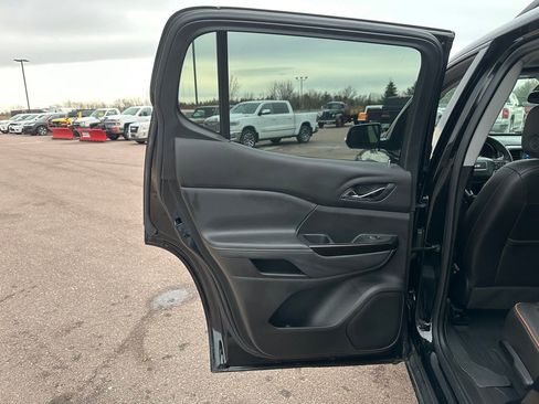 Used 2023 GMC Acadia AT4 w/ Technology Package image 21