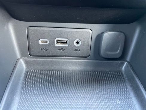 Used 2024 GMC Terrain SLE image 24