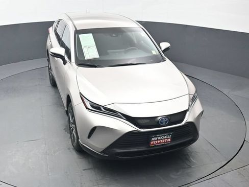 Used 2024 Toyota Venza LE AWD/4WD image 48