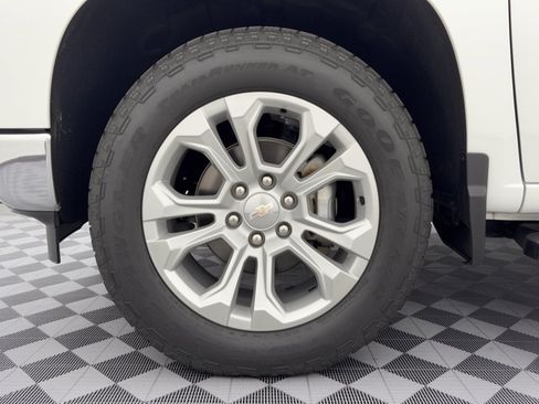 Used 2025 Chevrolet Silverado 1500 LTZ AWD/4WD image 13