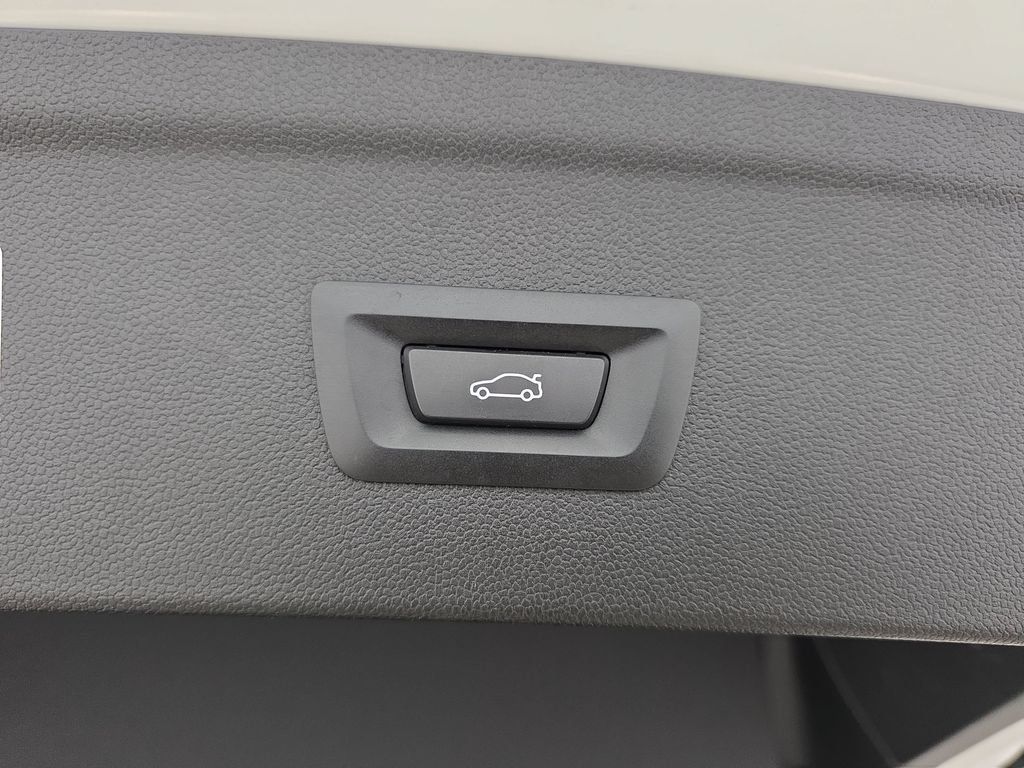 Used 2024 BMW iX xDrive50 AWD/4WD image 36
