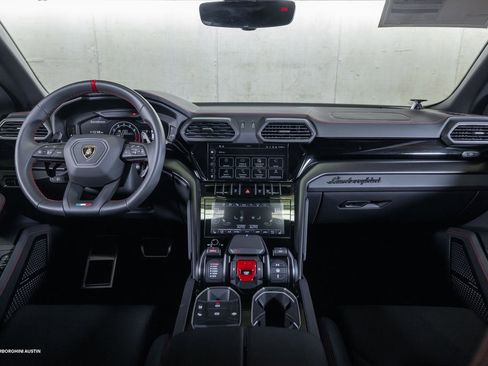 Used 2024 Lamborghini Urus S image 2