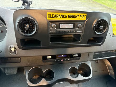 Used 2019 Mercedes-Benz Sprinter 144 image 10