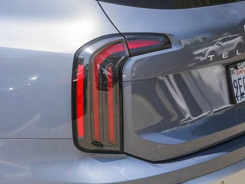 Certified 2023 Kia Telluride EX w/ EX Captain's Chair Package FWD image 11