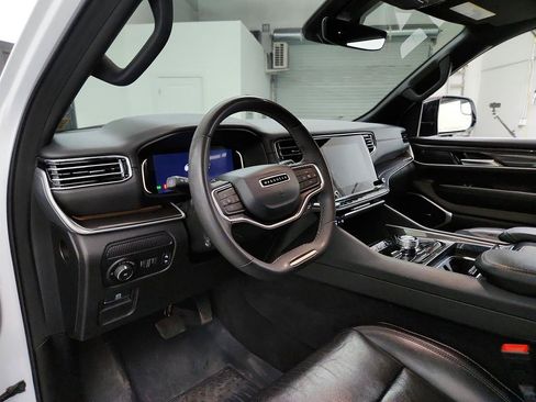 Used 2023 Jeep Wagoneer 4WD image 13