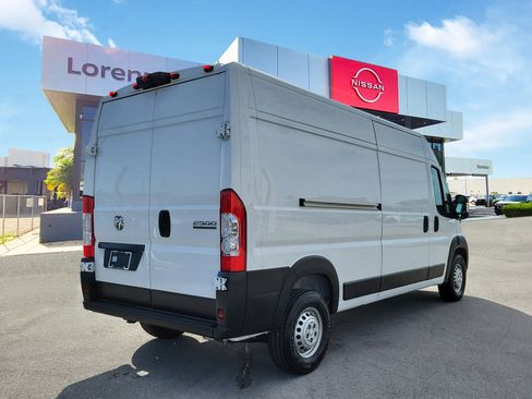 Used 2026 RAM ProMaster 2500 w/ Convenience Group FWD image 5