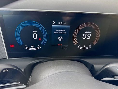 Certified 2025 Hyundai Santa Cruz SEL image 12