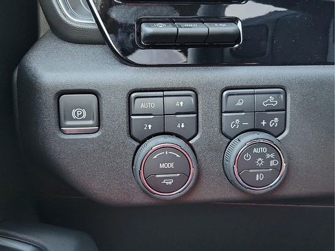 Used 2025 Chevrolet Silverado 2500 High Country w/ High Country Premium Package image 13