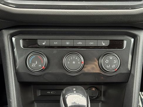 Used 2022 Volkswagen Tiguan S image 11